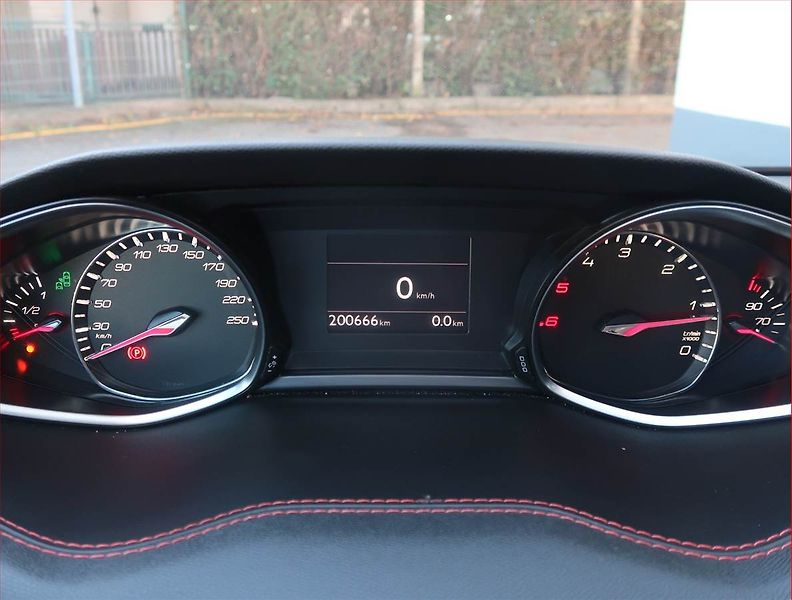 Peugeot 308 (2016) GT Line 2.0 BlueHDi, Navi - fotka 11 z 18