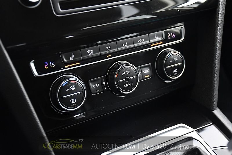 Volkswagen Passat 2,0TDi DSG NAVI 2xKOLA  - fotka 33 z 51