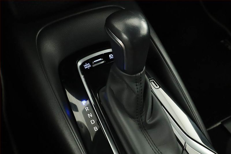 Toyota Corolla (2022) 1.8 Hybrid - fotka 10 z 20