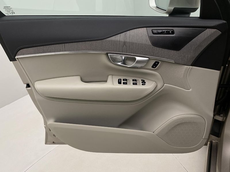 Volvo XC90 B5 AWD BRIGHT PLUS AUT CZ 7m - fotka 7 z 64