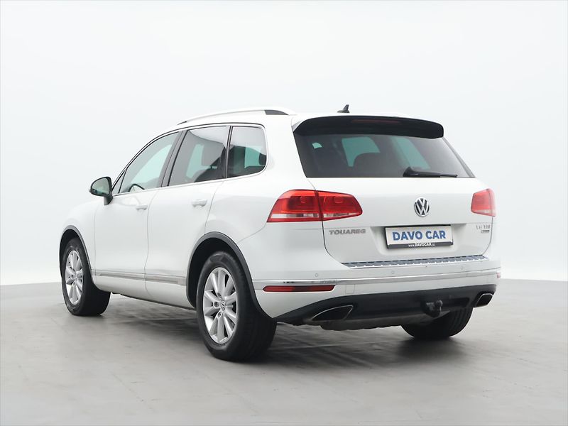 Volkswagen Touareg 3,0 TDI V6 193kW DSG 4M CZ - fotka 4 z 26