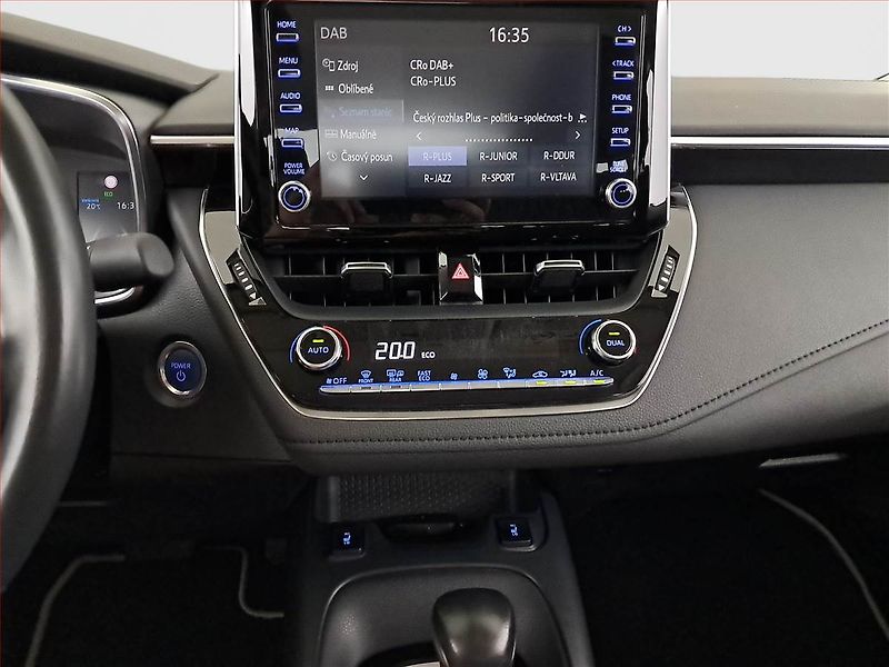 Toyota Corolla (2023) Active 1.8 Hybrid - fotka 12 z 16