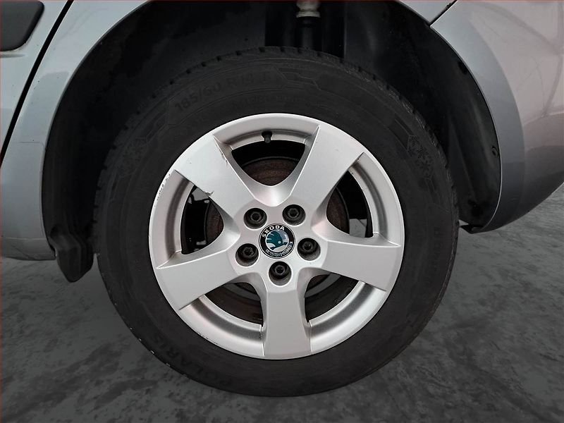 Škoda Fabia (2012) 1.2 TSI, po STK, zamluveno - fotka 14 z 16