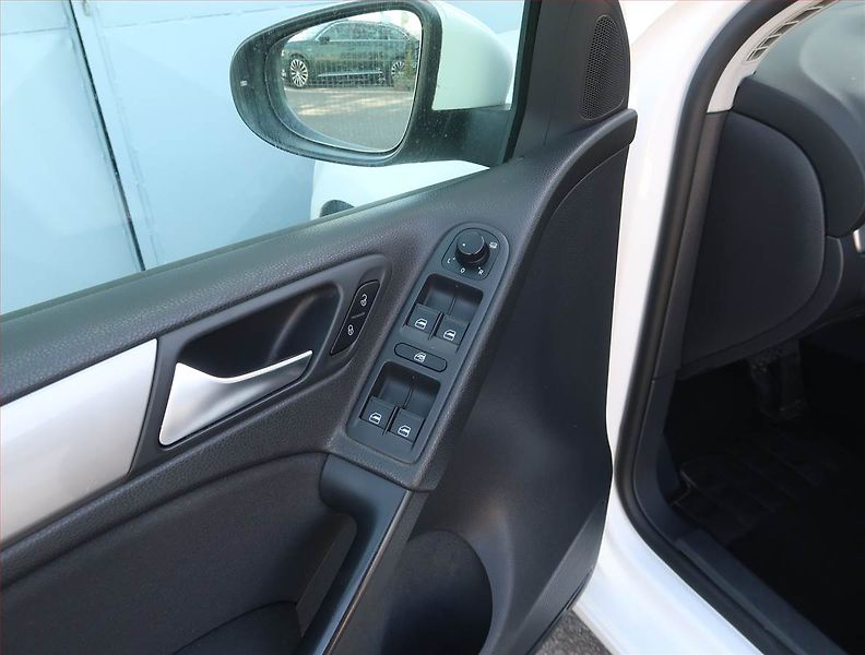 Volkswagen Golf (2011) 1.2 TSI, Automat - fotka 16 z 17