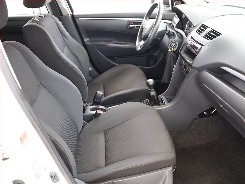 Suzuki Swift (2012) 1.2, Serv.kniha - fotka 7 z 9