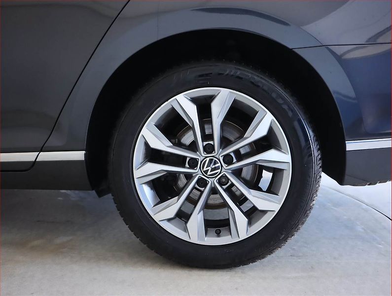 Volkswagen Passat (2021) 2.0 TDI - fotka 15 z 23