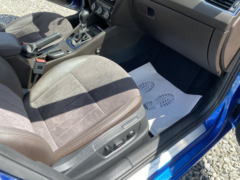 Škoda Octavia 2.0TDi L+K CZ WEBASTO 4x4 - fotka 128 z 165
