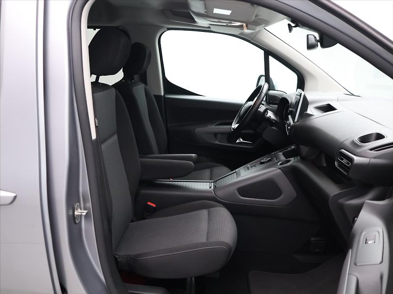 Toyota ProAce City Verso 1,2 T 130k Aut. L2 Family DPH - fotka 12 z 32