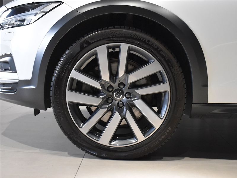 Volvo V90 2,0 CC PRO B4 AWD - fotka 7 z 24
