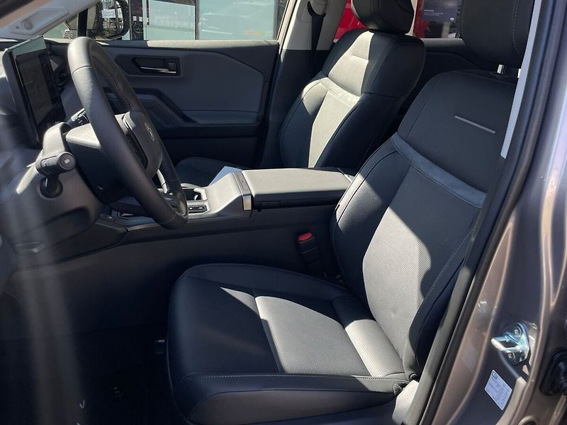 Toyota RAV4 4x4 PHEV Executive Na IČO - fotka 6 z 19