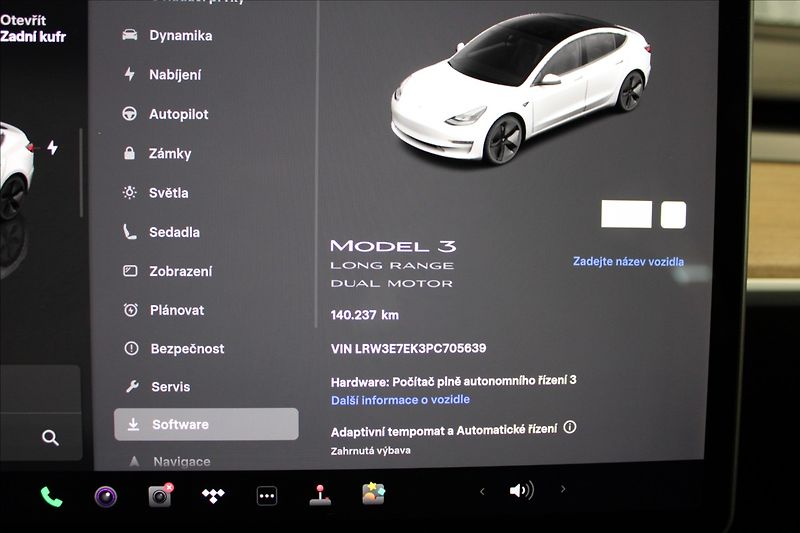 Tesla Model 3 0,0 Long Range dual motor - fotka 21 z 29