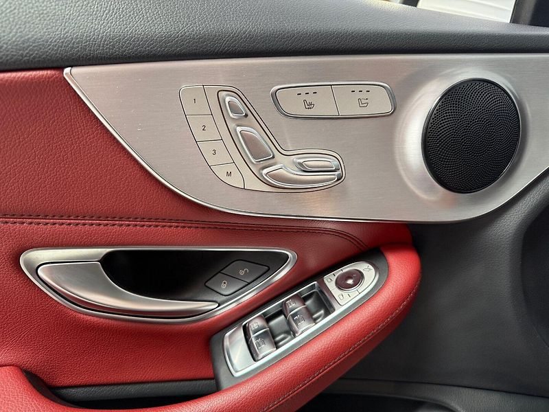 Mercedes-Benz Třídy C (2020) 300d AMG 180 kW - fotka 26 z 33