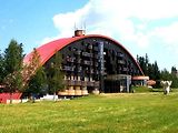 Hotel vybudovaný v letech 1973 - 1977 byl výlučně projektován pro vládní aparát.