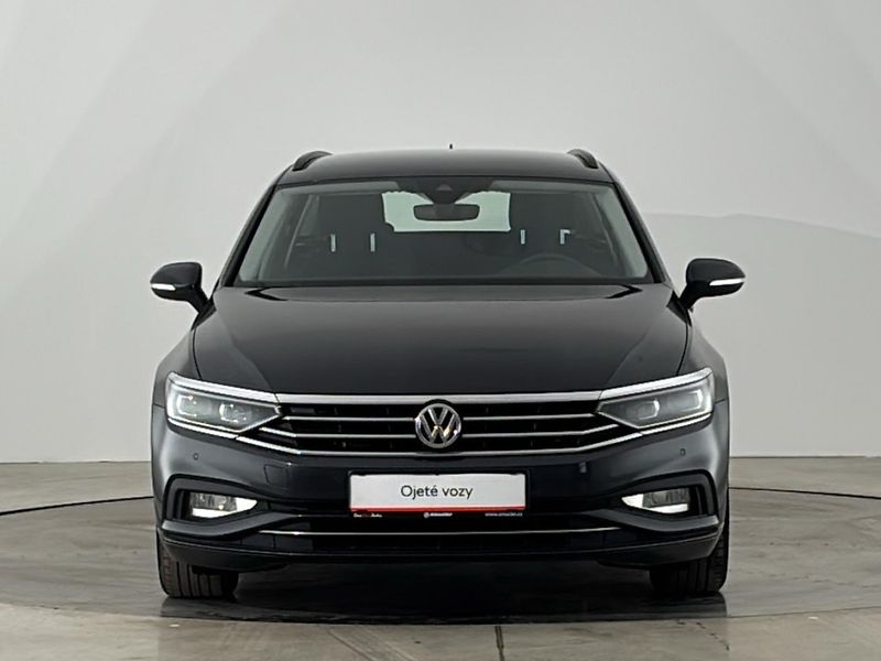 Volkswagen Passat Bussines - fotka 4 z 29