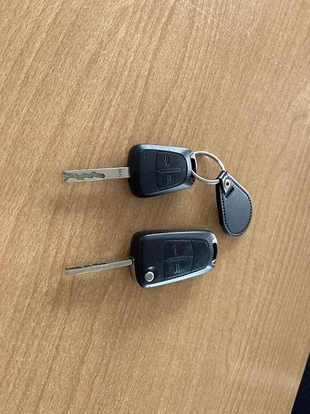 Opel Zafira 1.8 i Cosmo Automat 7 Míst - fotka 32 z 32