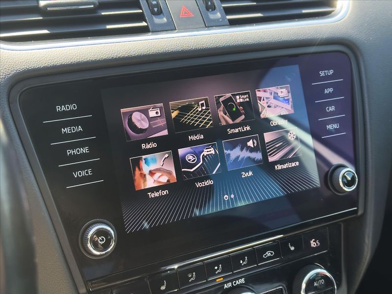 Škoda Octavia 1,6 TDI DSG CZ Style LED DPH - fotka 27 z 38