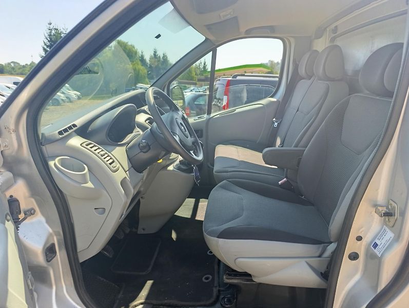 Opel Vivaro (2012) 2.0 DCi tažné DPH klima - fotka 15 z 17
