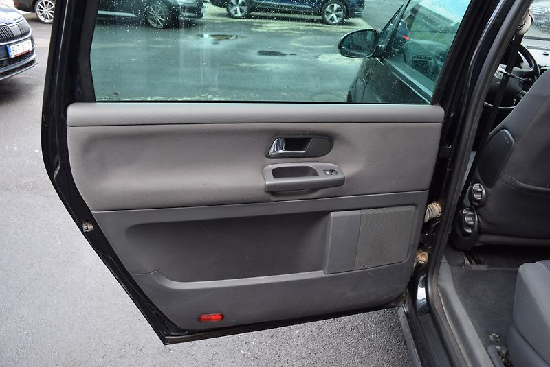 Volkswagen Sharan (2009) 1.9TDI 85kw 4MOTION BUSINESS  - fotka 13 z 43