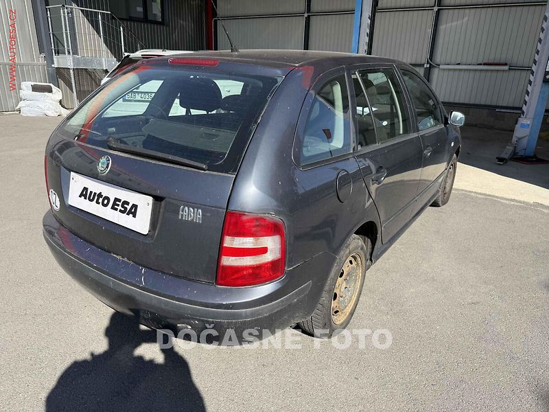 Škoda Fabia (2007) 1.4i, 1.maj,ČR, servis.kniha - fotka 2 z 3