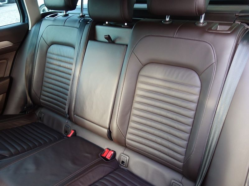 Volkswagen Passat (2015) 2.0TDI 110kW DSG HIGHLINE - fotka 32 z 49