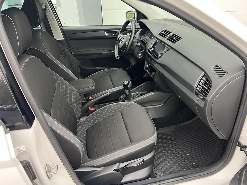 Škoda Fabia (2023) 1.0TSI 70kW  STYLE ČR NOVÉ - fotka 8 z 21