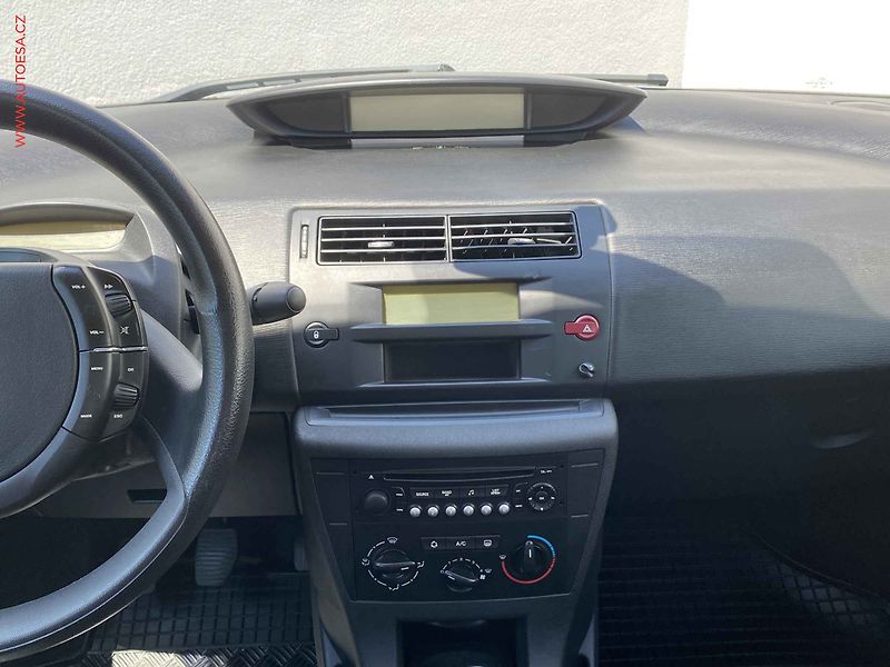 Citroën C4 (2009) 1.6i, ČR, AC, tempo, park - fotka 12 z 15