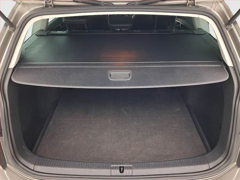 Volkswagen Golf (2016) 1.4 TGI CNG, Automat - fotka 13 z 19