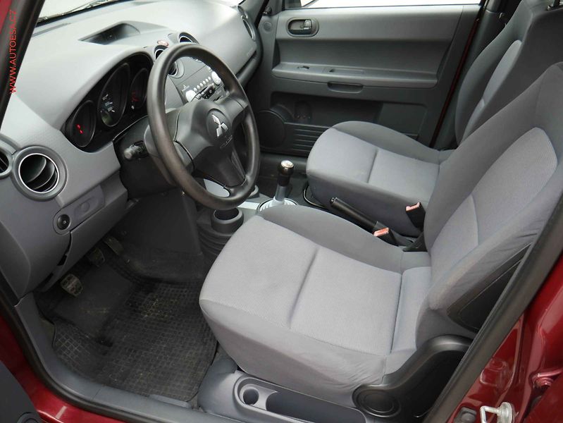 Mitsubishi Colt (2006) 1.1i, ČR, Klima - fotka 9 z 15