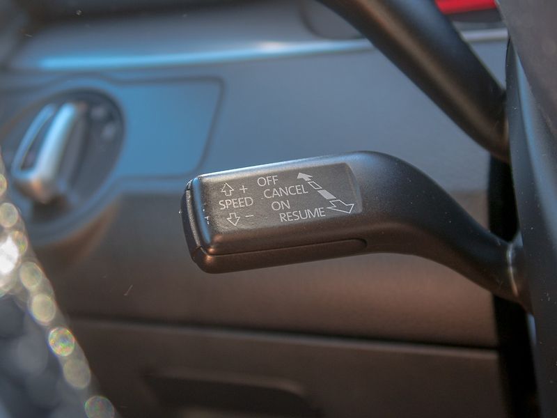 Volkswagen Passat (2012) 2.0TDI 103KW CR DSG – NAVI - fotka 22 z 52