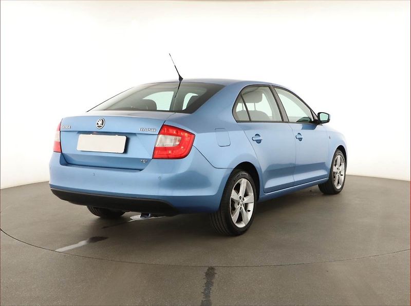 Škoda Rapid (2013) 1.2 TSI, Tempomat - fotka 5 z 14
