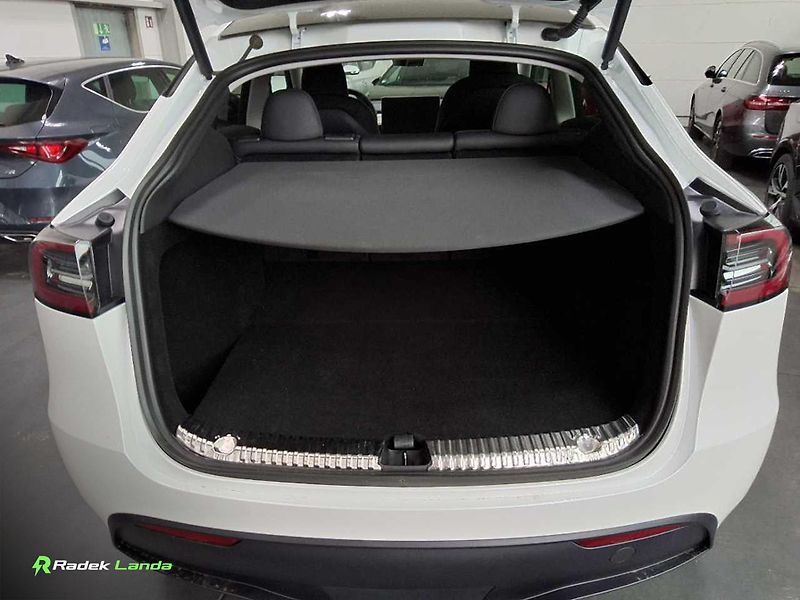 Tesla Model Y (2023) Long Range AWD Berlín - fotka 7 z 9