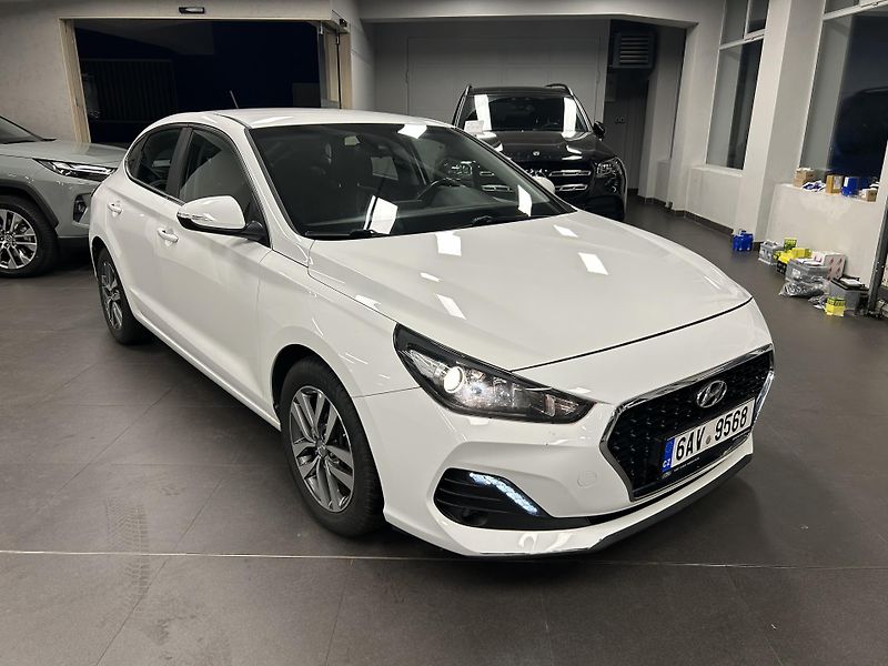 Hyundai i30 (2018) 1.0T-GDi Fastback 88kW Alu - fotografie inzerátu
