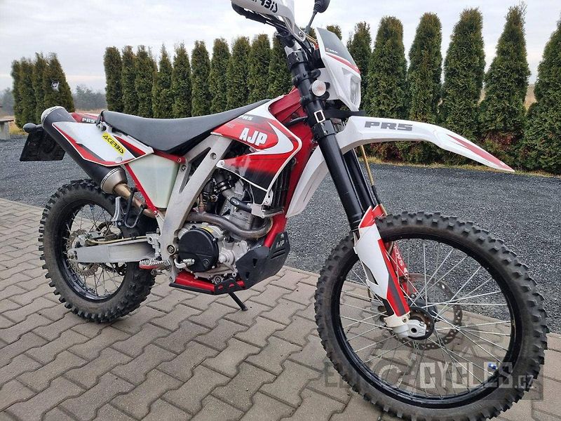 AJP PR5 250 Enduro (2014) - fotka 1 z 15