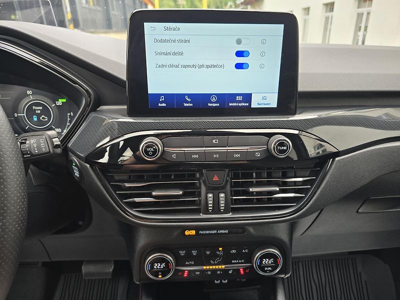Ford Kuga 2.5 140kW 4x4 AWD ST-LINE -DPH - fotka 30 z 43