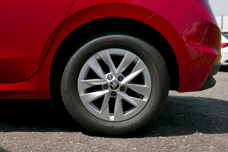 Škoda Fabia (2025) 1.0 TSI 70 kW M6° Top Selectio - fotka 29 z 33