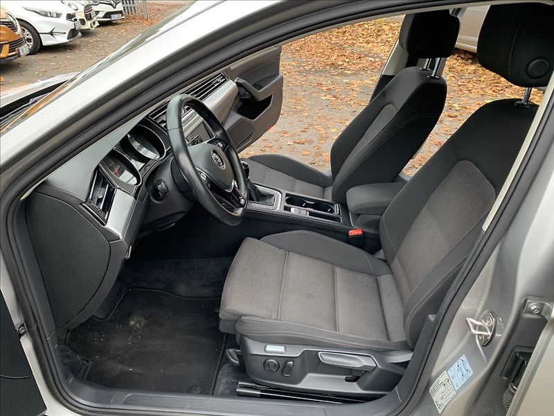Volkswagen Passat 2,0 TDI,ČR - fotka 14 z 17