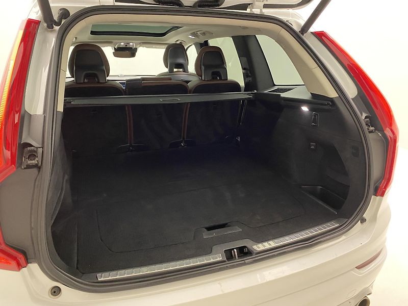 Volvo XC90 T6 AWD MOMENTUM AUT  - fotka 6 z 42