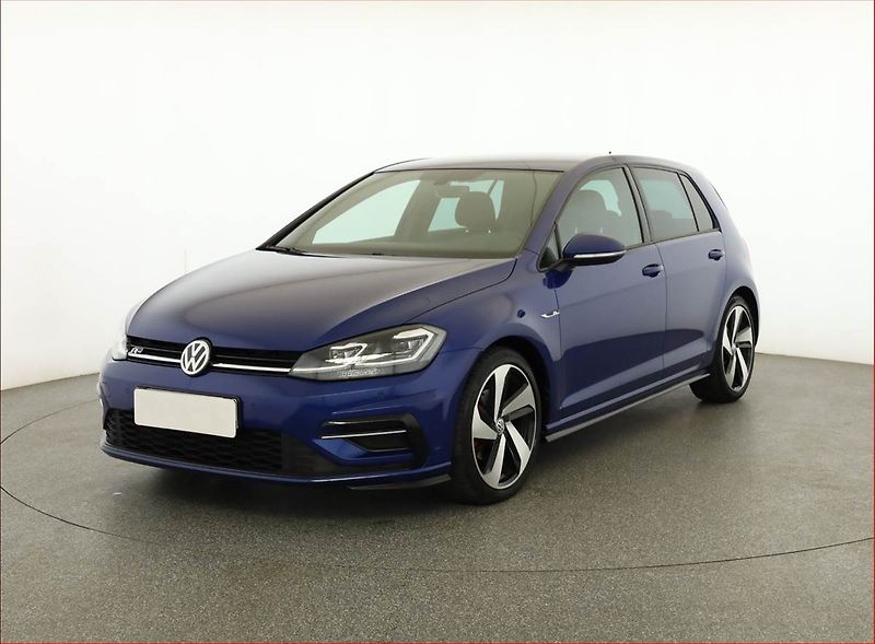 Volkswagen Golf (2019) R-Line 1.5 TSI, Serv.kniha - fotka 2 z 16