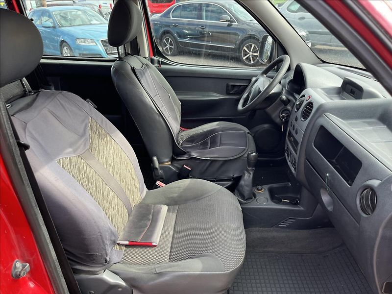 Citroën Berlingo 1,4 i TAŽNÉ STK 2/27 - fotka 11 z 31