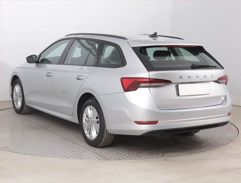 Škoda Octavia (2022) Ambition 2.0 TDI, ČR,1.maj - fotka 4 z 15