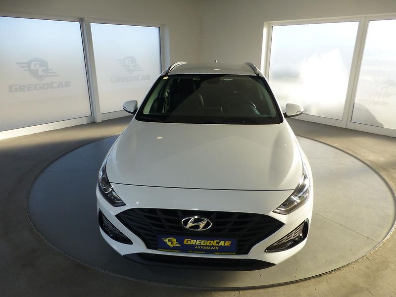 Hyundai i30 (2021) 1,6CRDI*ALU*AC**PARK.S**KAMERA - fotka 3 z 23