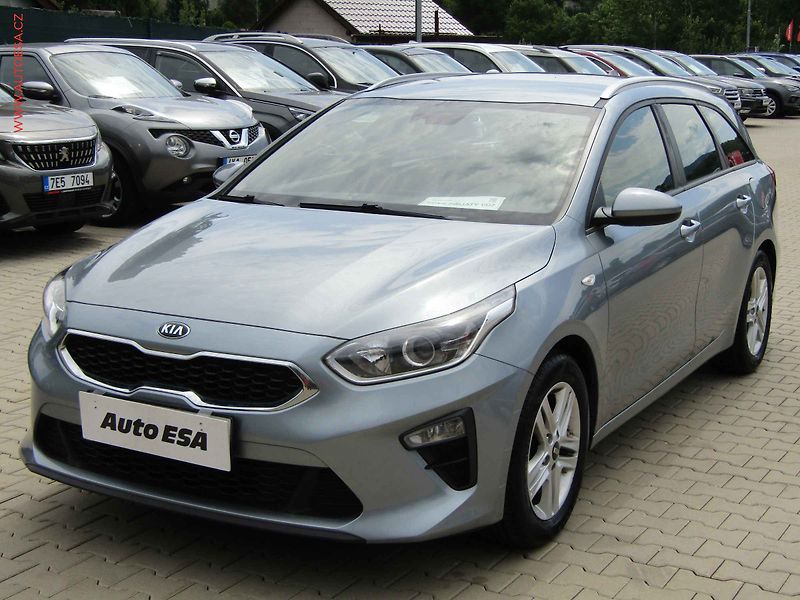 Kia Ceed (2018) 1.0T-GDi, AC - fotka 3 z 17