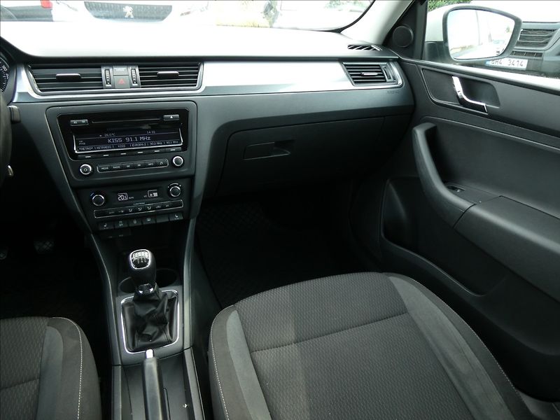 Škoda Rapid 1,2 TSI 77kW Style Spaceback - fotka 26 z 36