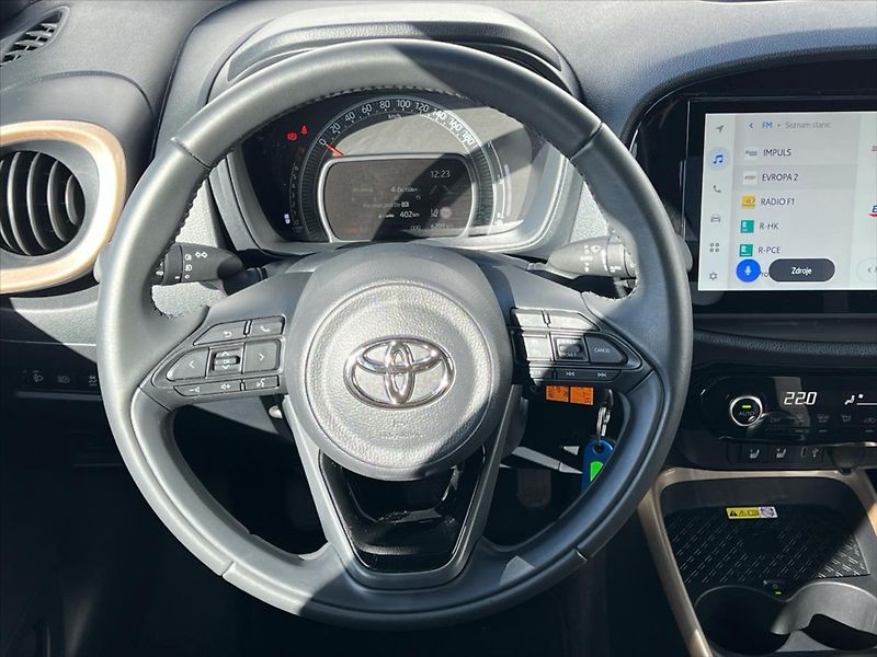 Toyota Aygo 1,0 VVT-i 53kW STYLE TECH VISI - fotka 15 z 22