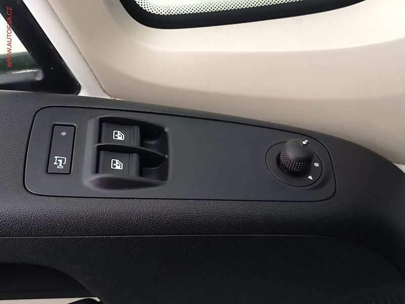Peugeot Boxer (2018) 2.0HDi L4H2, ČR, 120kW, AC - fotka 18 z 22