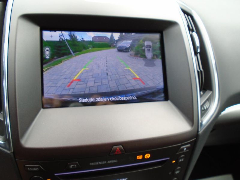 Ford S-MAX 2.5 Duratec FHEV ST-Line 140kW - fotka 28 z 46