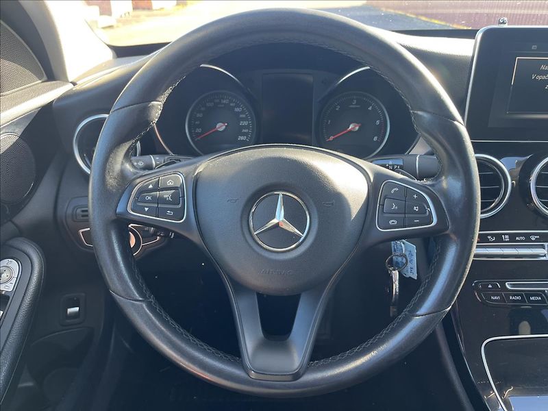 Mercedes-Benz Třídy C 2,1 250d 150KW 4MATIC LED DPH - fotka 15 z 50