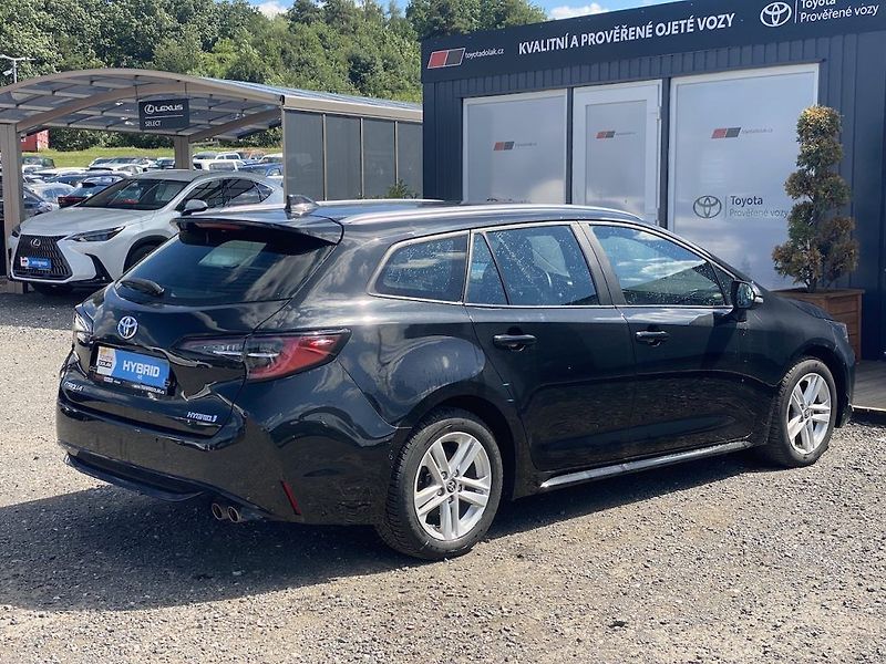 Toyota Corolla 2.0HEV, ČR-1m, ComTech, DPH - fotka 7 z 28