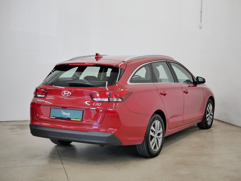 Hyundai i30 - fotka 2 z 23
