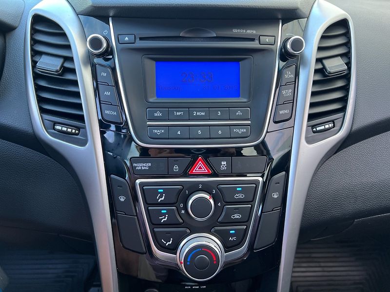 Hyundai i30 (2014) 1.4CVVT ČR+1.maj.! 2 sady kol! - fotka 15 z 24